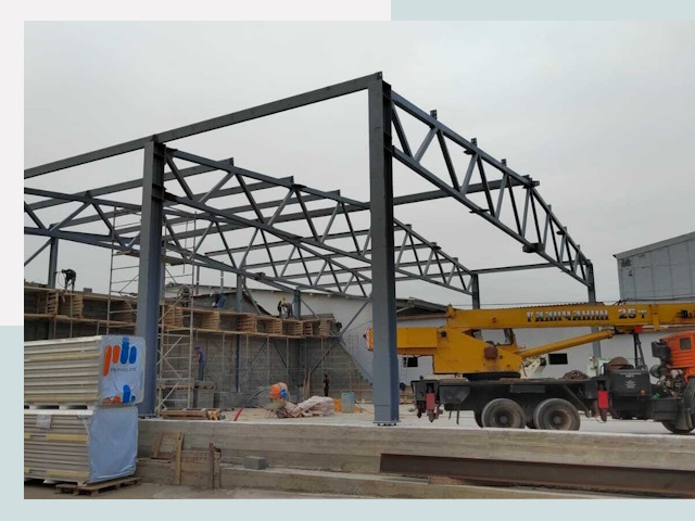 Строительство цехов в Таре